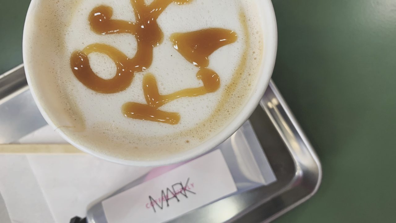 大阪 堀江のおしゃれカフェ The Mark Coffee Supply インスタ映えを求める人におすすめの チューブラテ タピオカボトルドリンク Ikiru Lab